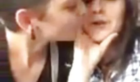شامپاین بانوی آرام و پاره سکس ۱۸ الاغ او را از هم جدا