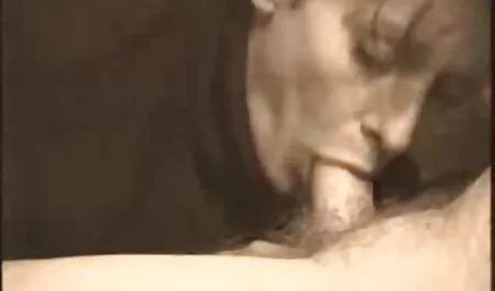 بازیگر پورنو, لمس, عمیق, اجازه دادن به فیلم سکسی 18ساله انگشتان دست در آن