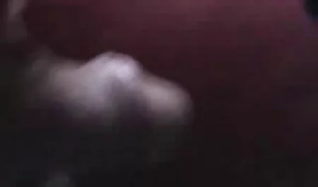 دو نوجوان عاشقان فاک در کنار یک ماشین جنس سکس للکبار زیبا