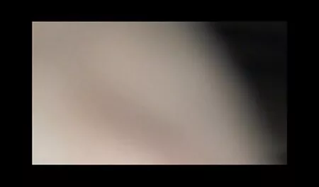 چاق, زن را دوست دارد به راه رفتن در اطراف خیابان های شهرستان برهنه و نشان می دهد بیدمشک او فلم سکس 18
