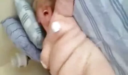 چاق, زن کمی خجالتی به فلم سکس 18 فاک نوجوان عاشق